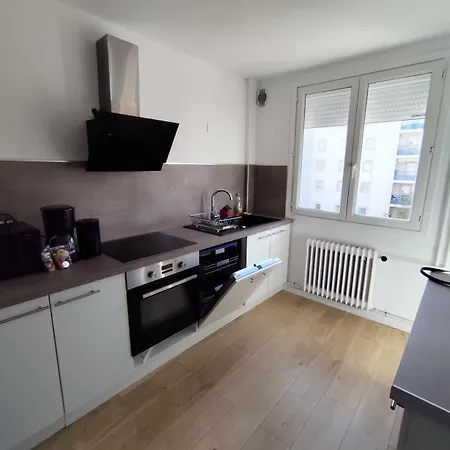 Leskale Apartment *